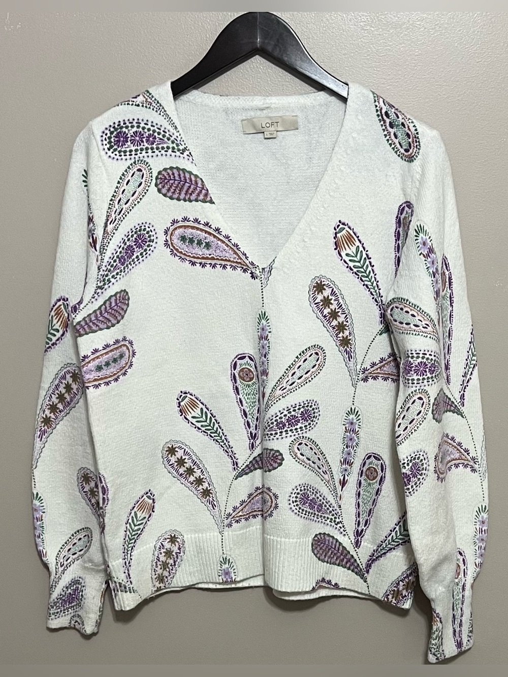 LOFT Paisley V-neck Sweater very soft Size Large